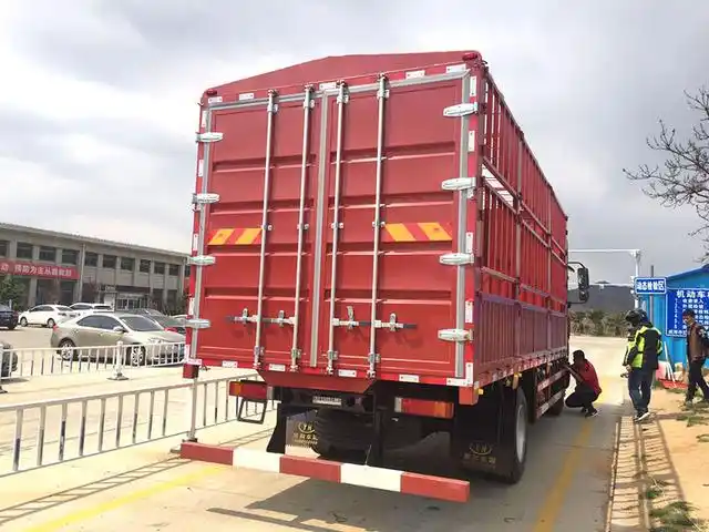 瓦楞板箱_威海英和汽车车厢有限公司