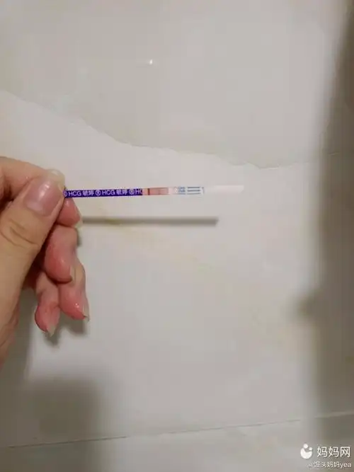 第一个月备孕,验孕棒隐约看到有