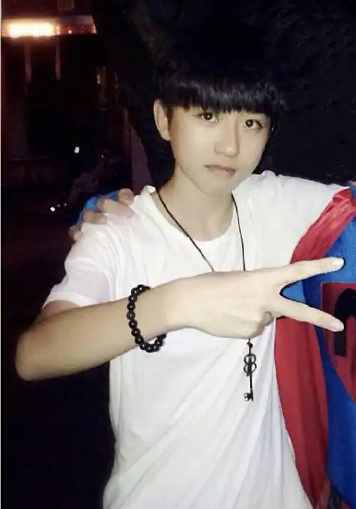 真·从小帅到大!小时候的蔡徐坤vs现在的蔡徐坤合集分享