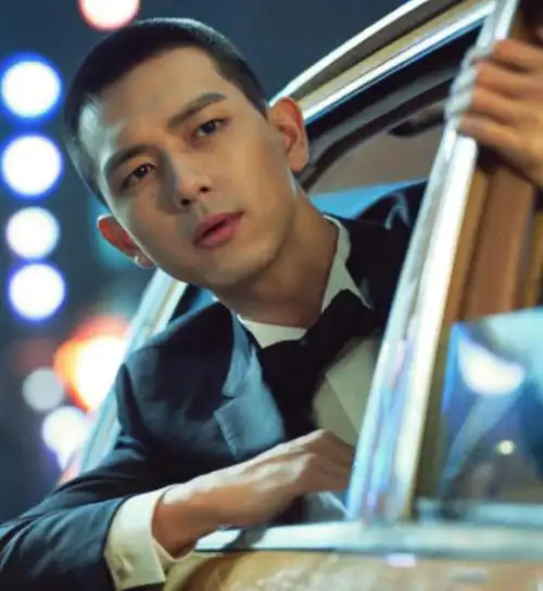 三款好看到爆的男生寸头发型