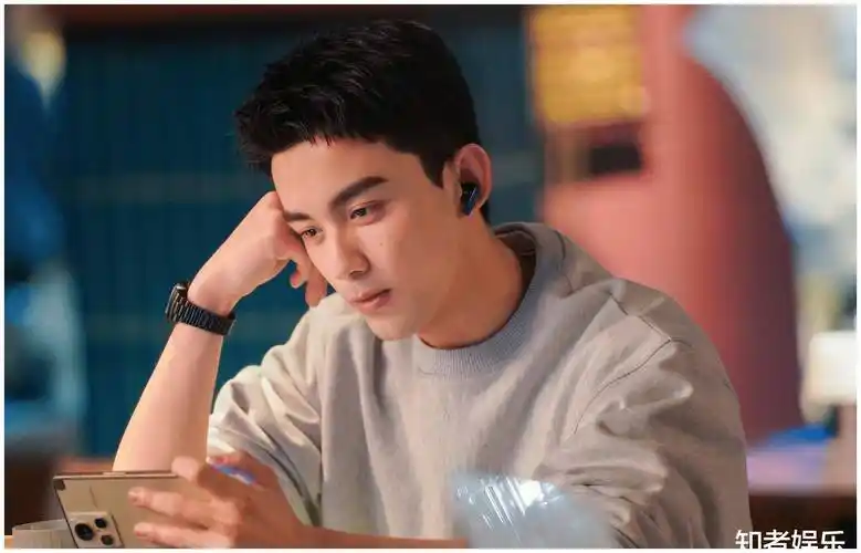 《在暴雪时分》吴磊演技但凡再油腻一点,都压不住这三位绝帅男配_剧中