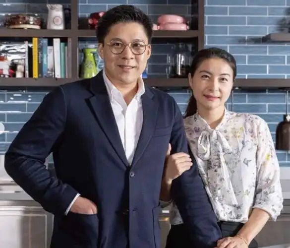 有一种"整容"叫郭晶晶结婚,老公霍启刚变化不大,她却像变个人(图23)