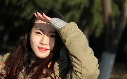 顺光就是光线直接落在主体正面的用光方法