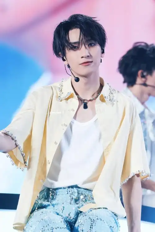 严浩翔炸场##严浩翔用rap串联所有自己的歌##严浩翔solo舞台露