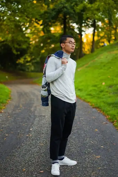 帅哥全身照图片 - 菜鸟图库
