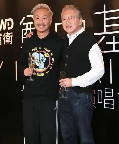 杨千嬅:陈奕迅的爱而不得,却是郑中基的不懂珍惜_香港_因为_父亲