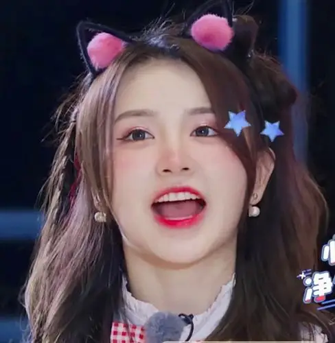 金子涵/自修/拿图点赞