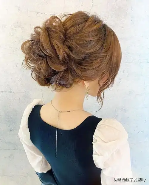 中短发烫发发型 2023年短发发型图片-经验帮