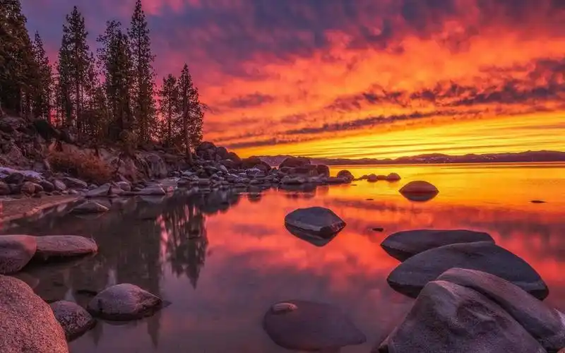 晚霞美丽的太浩湖唯美风景壁纸图片