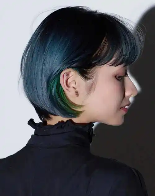 2022夏天超火的"挂耳染短发"_女生_时尚_发型