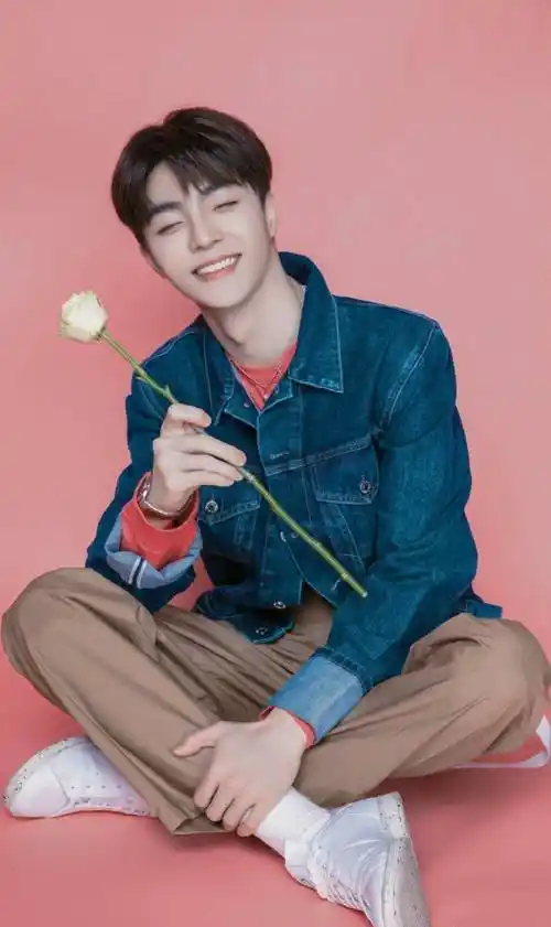 原创新生代爱豆陈立农那个没有优势的平民男孩成了偶像