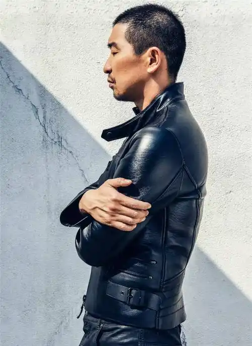 明明可以靠演技,却偏偏还有身材!这匹影视界的黑马,就是王千源!