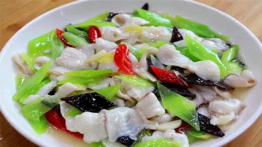 安利六道小众家常菜:黄豆红烧肉上榜,口水鸡看着就馋人