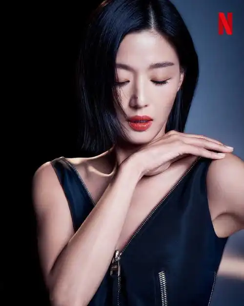 全智贤超话网飞更新#王国:雅信传#宣传照6p