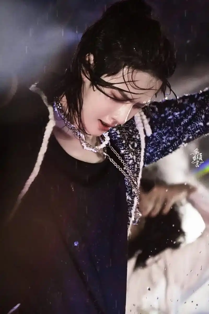 王一博 #博君一肖   追星的意义可能就在于他什么都没有做 - 抖音