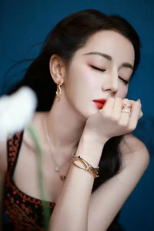 迪丽热巴成都##迪丽热巴英文聊天