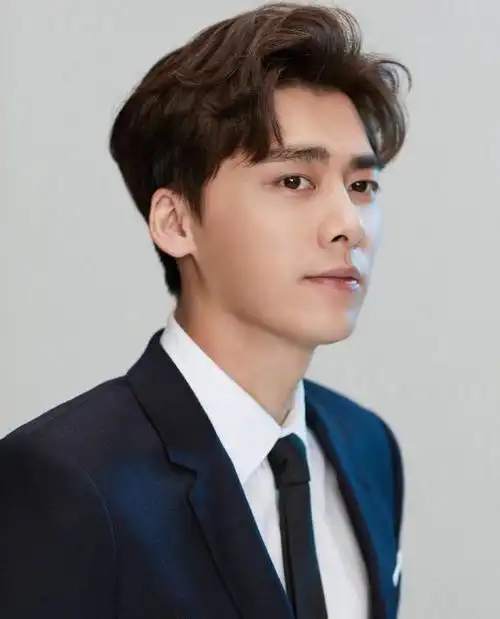 李易峰面容苍老不再追求复出选择普通人生活