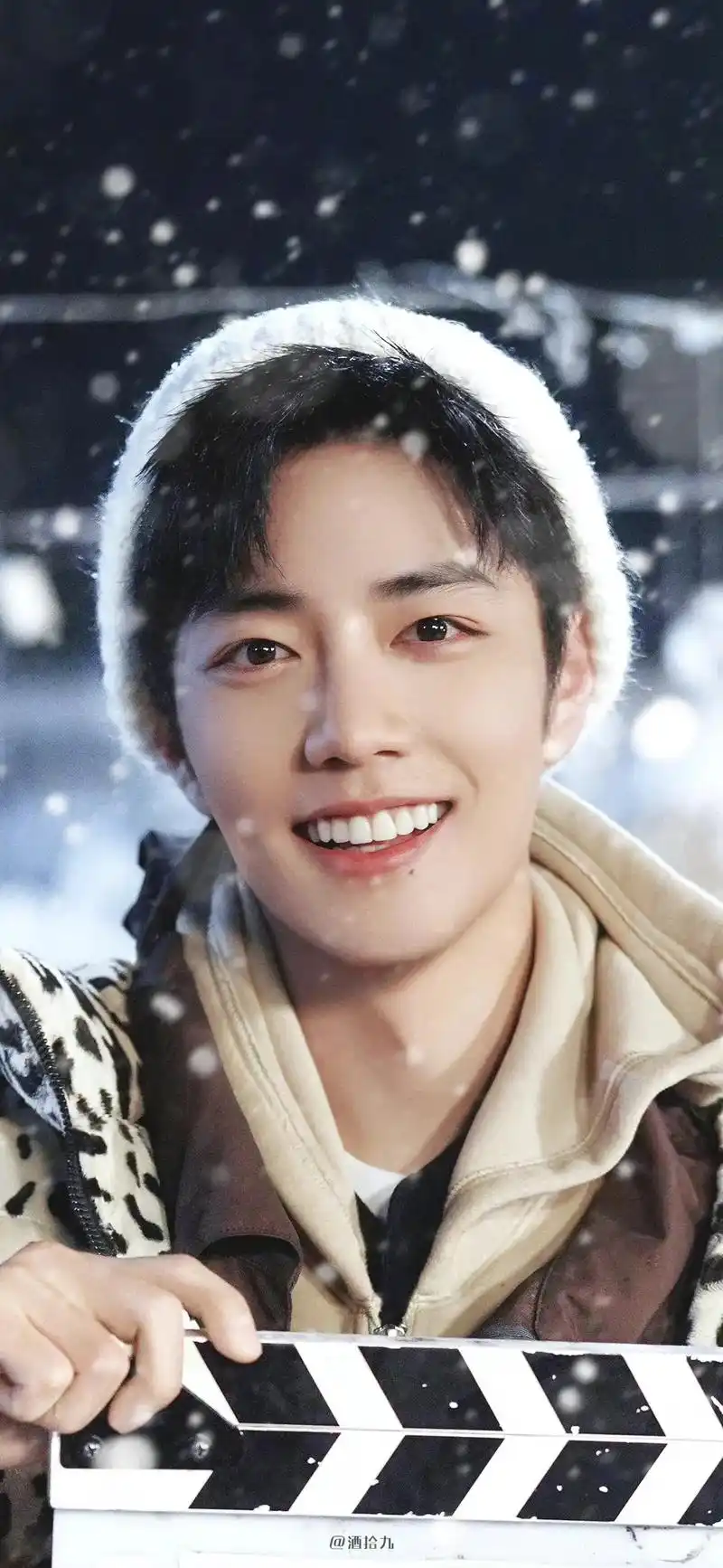 不只是crush.#肖战 你浅浅的微笑就像   乌梅子酱#肖 - 抖音