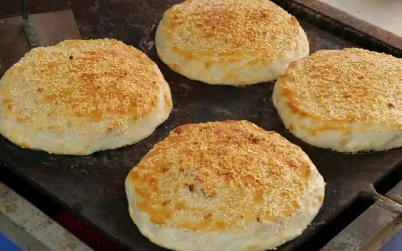 高炉烧饼配方分享转炉翻板烧饼配方分享郑州王发展翻板烧饼培训