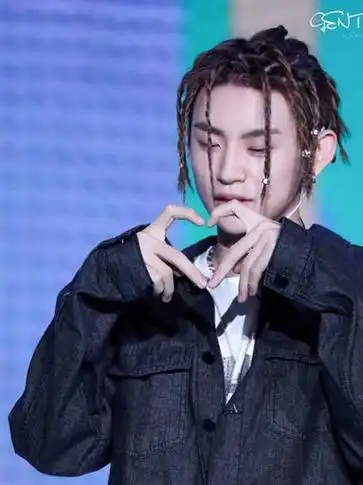 可爱|t恤|衬衫|背带裤|蔡徐坤|音乐专辑|华语歌手|华语音乐_网易订阅