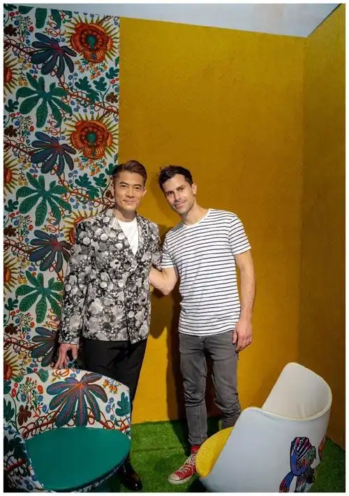 54岁郭富城又换新造型!170身高却把腿穿那么长,花西装贼帅