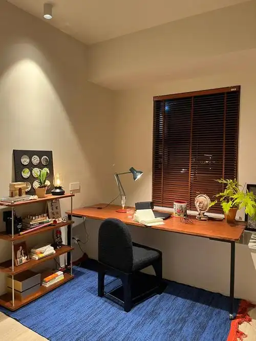 夜晚的书房是加了蜂蜜的红茶75