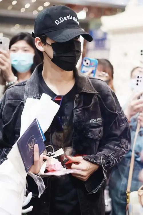 阳光品牌大使何洛洛