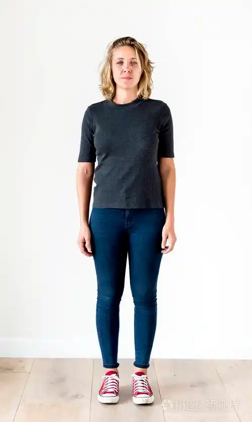 白女人全身画像照片-正版商用图片041f50-摄图新视界