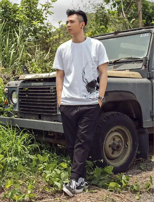 夏日明星穿搭指南·型格周柏豪