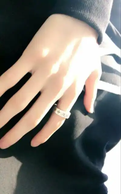 手控 美手 戒指 唯美 头像图片来自兴趣部落 慕予 已授权 by放牛翠花