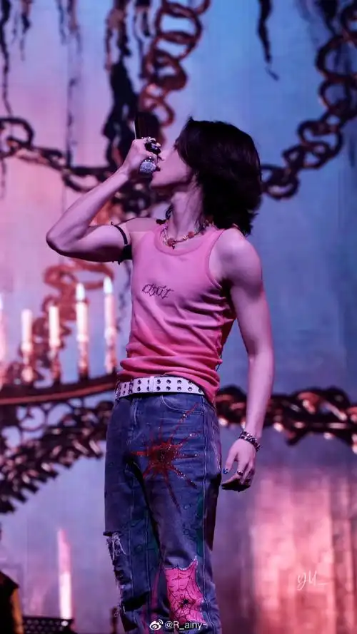 小鬼王琳凯南京演唱会##小鬼把更多时间花在音乐上