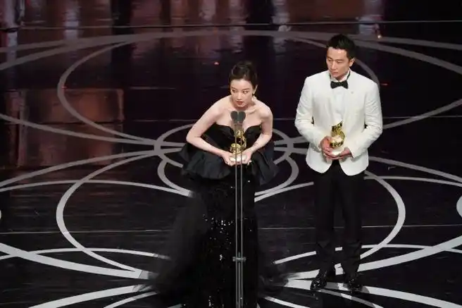 微博电影之夜##黄轩倪妮年度品质演员