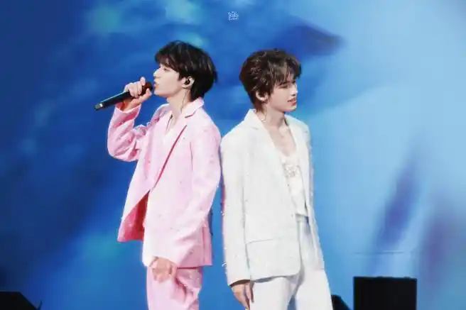 宋亚轩刘耀文合唱对视