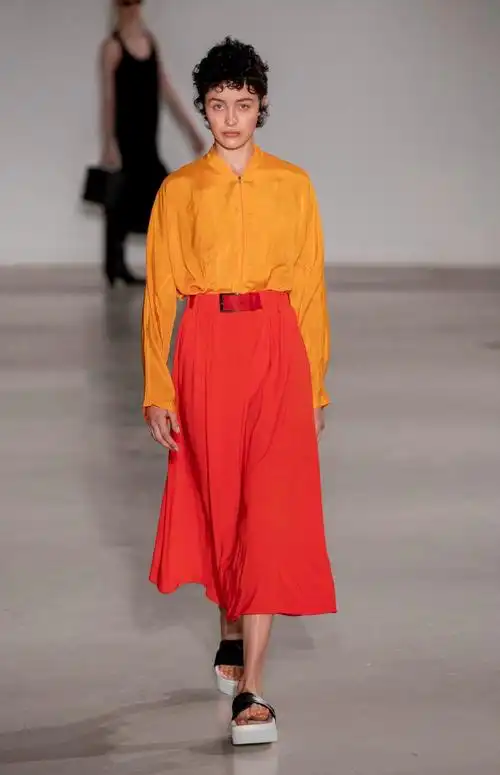 蛋黄色-2020/21秋冬新品买手指南:女装色彩 #黄色趋势-服装资讯-订