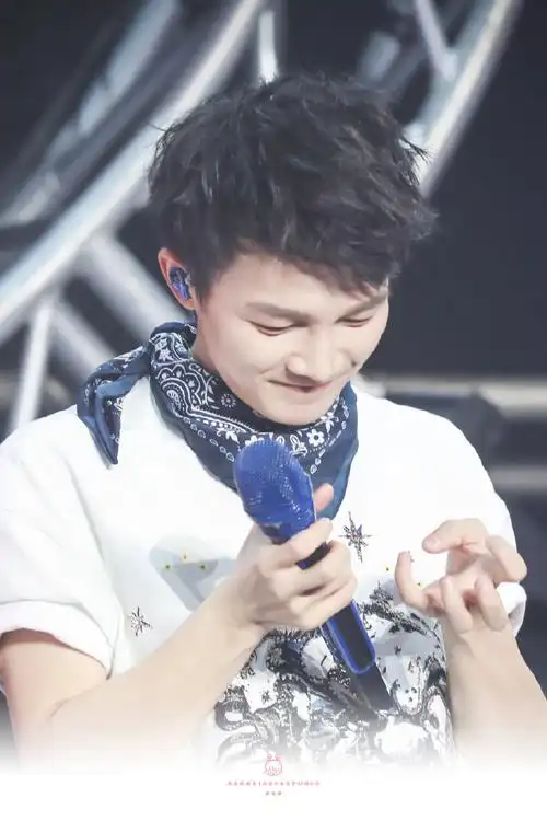 周深出道九周年快乐