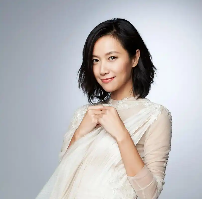 女演员徐静蕾:关系王朔,与成龙接吻,现今只追求恋爱