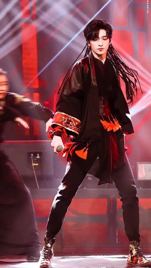 严浩翔刀马旦舞台