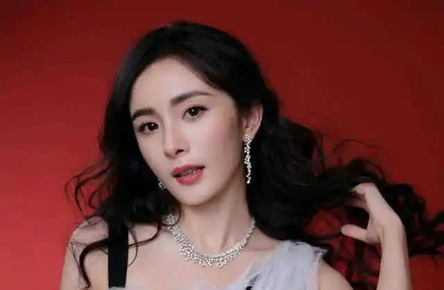 杨幂——五官精致脸_面部_鼻子_上镜