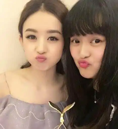 赵丽颖助理元元近照曝光秀完美身材大长腿完虐颖宝