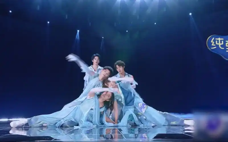 【创造营2021】化身孤岛的鲸舞台好美