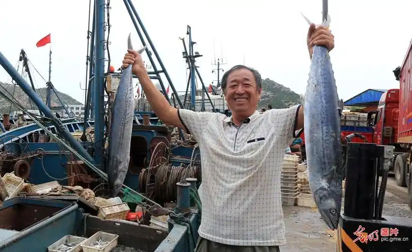 【光明图刊】捕鱼季 捕鱼达人们已就位