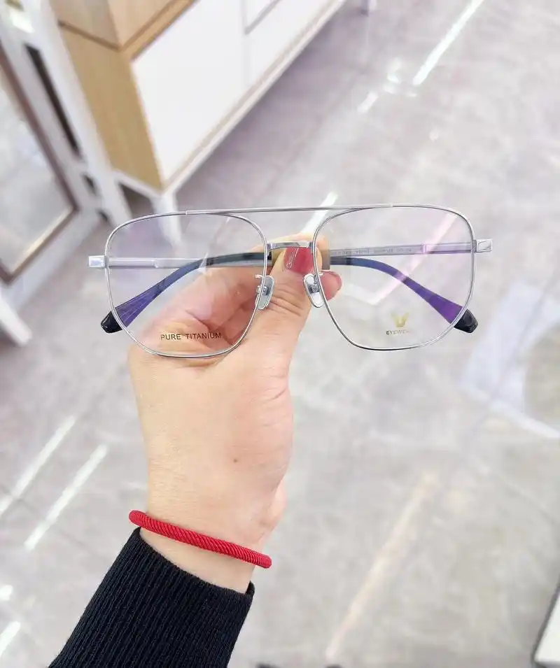 谁懂啊05一眼就相中的银色飞机眼镜框.