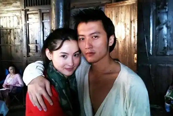 有些名字如星辰般闪耀,吸引着众多目光,而张柏芝与谢霆锋的婚姻,曾是