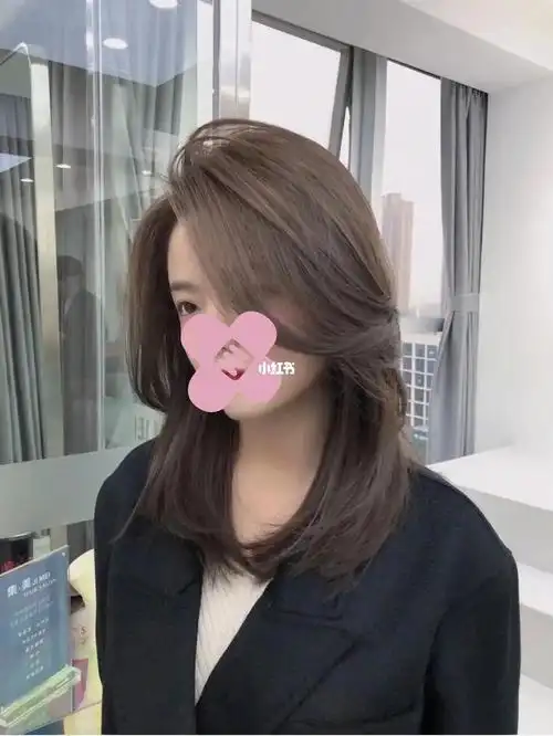 温柔气质还修饰脸型图片2022年锁骨发一定是最受欢迎的发型之一锁骨发