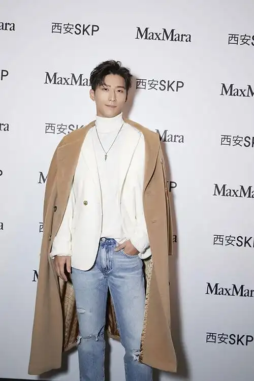 窦骁玩转时尚展俊逸轻奢风尚-搜狐大视野-搜狐新闻