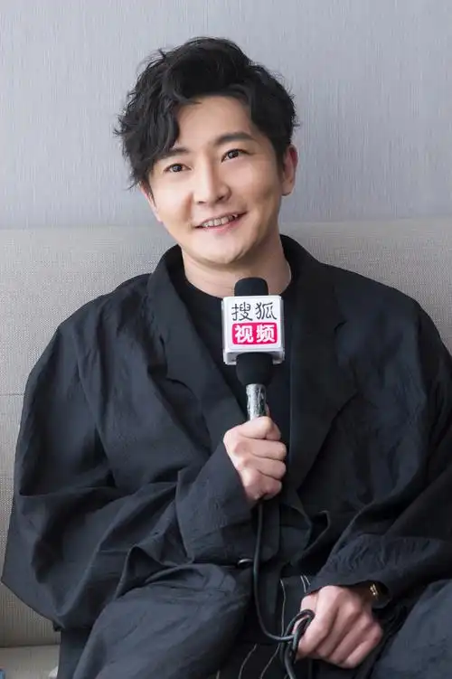 专访郭京飞雷佳音对我抠门抠出境界来了