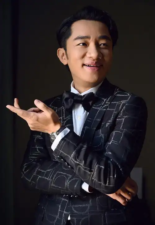 王祖蓝硬朗绅士写真图片[5/6]_明星_美桌网