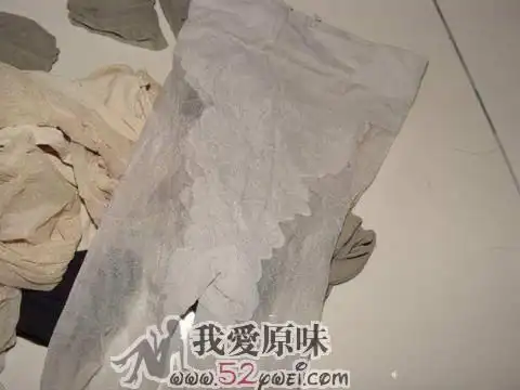 【转载】美女穿过的臭丝袜(一)