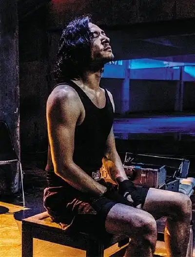 剧中,李光洁饰珞珈.