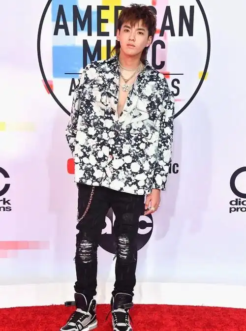 为何做了巴宝莉代言人3年的吴亦凡lv仍愿意他做全球代言人?